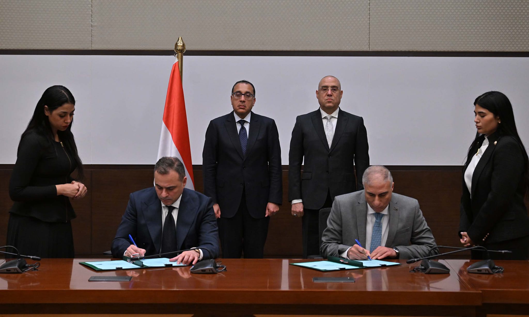رئيس الوزراء يشهد توقيع عقد تخصيص أرض بحدائق الأندلس بالقاهرة الجديدة